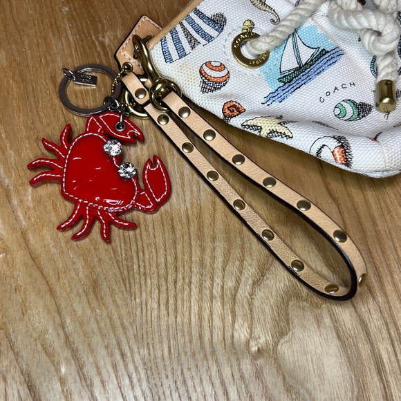 COACH Beachy Le-Tan Wristlet w/ Keychain - Picture 3 of 6